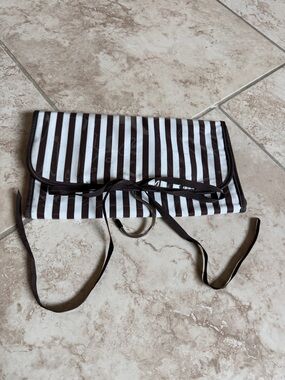 Henri Bendel hanging toiletry bag